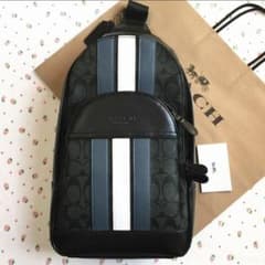COACH ボディバッグのサムネイル