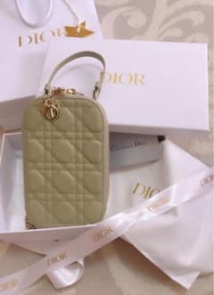 LADY DIOR フォンホルダー 値下げ交渉⭕️のサムネイル