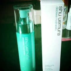 HANA 様専用　Shu uemura の乳液(ちょっと使ってます)のサムネイル