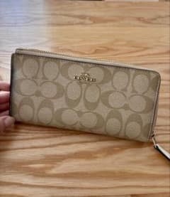 オリーブ様専用COACH✳︎長財布のサムネイル