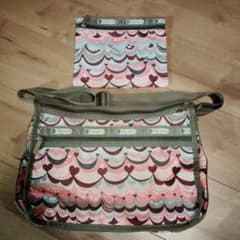LeSportsac ショルダーバッグ ハート模様 ポーチ付きのサムネイル