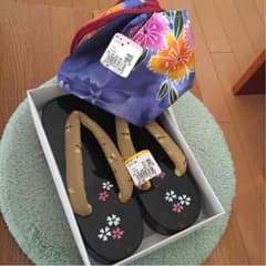 未使用 下駄と巾着セットのサムネイル