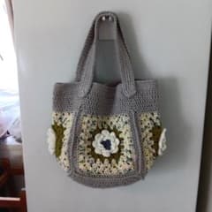 ハンドメイド グラニーバッグ かぎ針編み 花モチーフのサムネイル