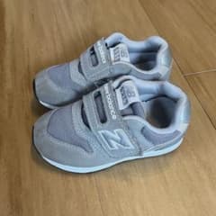 New Balance 996 グレー キッズシューズ　14.5のサムネイル
