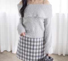 肩ビジューフェザーオフショルニットトップス[大人 フェミニン 上品] グレー