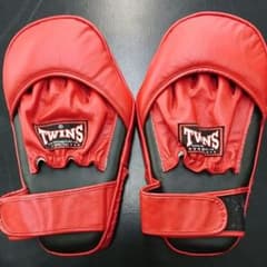 ツインズキックミットのサムネイル