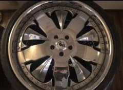 タイヤ新品！キャデラック・ダッジ・クライスラーなどアメ車に！のサムネイル