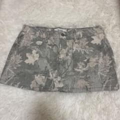 ミニスカートのサムネイル