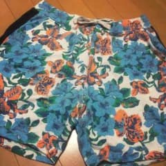ハーフパンツ 花柄のサムネイル