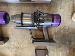 ダイソン dyson V11 SV14 セット　コードレスクリーナー　ジャンクのサムネイル
