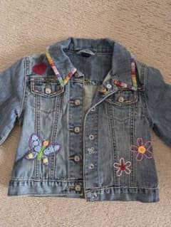 GAP キッズ デニムジャケット 110cm 刺繍入りのサムネイル