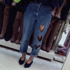☆値下げしました☆ボーイフレンドパンツ ジーンズ ハート柄のサムネイル