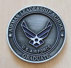 米軍実物 チャレンジ 米空軍 エアマンリーダーシップスクール 卒業記念 米軍実物 チャレンジコイン 金属製 ミリタリー 米空軍 ALS 卒業記念