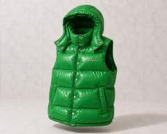希少」A BATHING APE ダウンベストグリーン - メルカリ