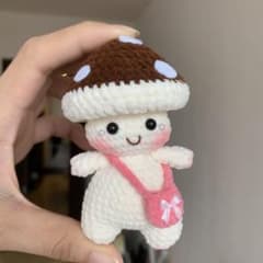 ハンドメイド あみぐるみ きのこキーホルダーのサムネイル