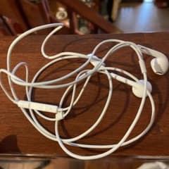 iPhone専用 イヤホンのサムネイル