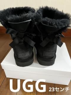 UGG ブラックムートンブーツ バックリボン 23センチ - メルカリ