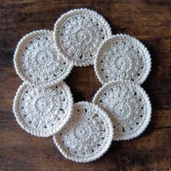◆オーガニックコットン使用◆ハンドメイド　かぎ針編みコースター [ねじり編み]のサムネイル