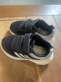 adidas スニーカー　15cmのサムネイル