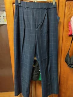 ユニクロ　タックワイドパンツ　ネイビーチェック　Lサイズのサムネイル