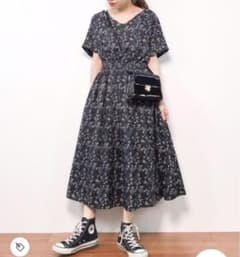 セレクトモカ　フラワー柄　ワンピースのサムネイル