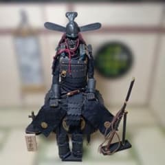 戦国武将の鎧兜、竹中半兵衛・重治の鎧兜を参考に制作）のサムネイル