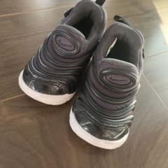 NIKE キッズ スニーカー ブラックのサムネイル