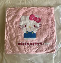 サンリオキャラクターズ ぷにきゅきゅ もこっとクッション2種　キティとシナモン