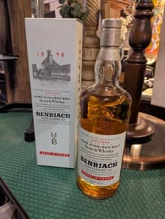 ベンリアック蒸留所 シングルモルトウイスキー 古酒 １０年 旧ボトル ベンリアック蒸留所 シングルモルトウイスキー 古酒 10年 旧ボトル