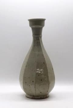 青磁　八陵瓶　龍泉窯　送料込み250812 青磁 八陵瓶 龍泉窯 送料込み250812 - メルカリ