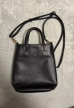 黒いショルダーバッグ 合成皮革製のサムネイル