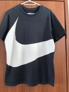 専用　　　　Nike ブラック Tシャツのサムネイル