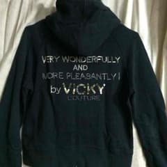 VICKY パーカーのサムネイル