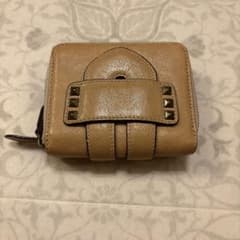 TILA MARCH 二つ折り財布 スタッズ 本革のサムネイル