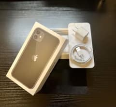 【iPhone11 ブラック128GB】箱/付属品のサムネイル