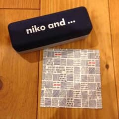 jins niko and... コラボ ケースのサムネイル