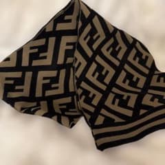 新品未使用⭐︎ Fendi マフラー 全長約116センチ 人気カラー 完売品 