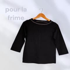 pour la frime Long-sleeved T-shirt, simple, basic, black, with embroidered collar.