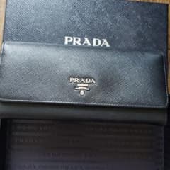 PRADA長財布