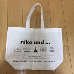 niko and ... ショッピングバッグ ホワイトのサムネイル
