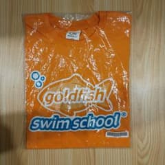 Goldfish Swim School Tシャツ オレンジ YSのサムネイル