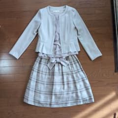 ライトベージュ ジャケットとスカート、ブラウスのセット（サイズ36）のサムネイル
