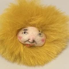 羊毛フェルト ハンドメイド キモカワシリーズ イエロー - メルカリ