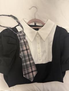 pium ネクタイ付きバイカラープリーツワンピース　ピウム　正規品 pium ピウム ネクタイ付きバイカラープリーツワンピース - メルカリ