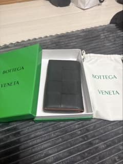 BOTTEGA VENETA ブラック 二つ折り財布のサムネイル