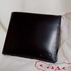 新品　coach　2つ折り札入れのサムネイル