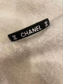 CHANELノベルティロゴ入りヘアゴム（新品未使用）のサムネイル