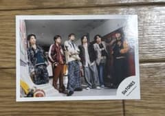SixTONES 公式写真のサムネイル