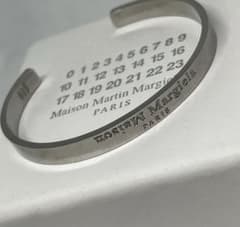 タ*ケ様 完全正規品！Maison Martin Margiela反転バングルマ タ*ケ様 完全正規品！Maison Martin Margiela反転バングルマ - メルカリ