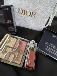 Dior ハイライトパウダー & リップグロウジェル セットのサムネイル